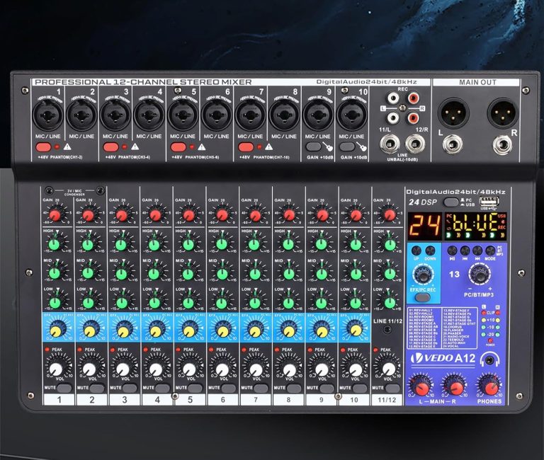 Mesa de som digital profissional VEDO A12 com 12 canais, Bluetooth e reverb, painel preto com controles coloridos