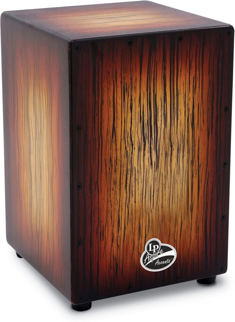 Cajon Latin Percussion LPA1332-SBS com acabamento Sunburst Streak, padrão madeira listrada em tons amarelo, vermelho e marrom.