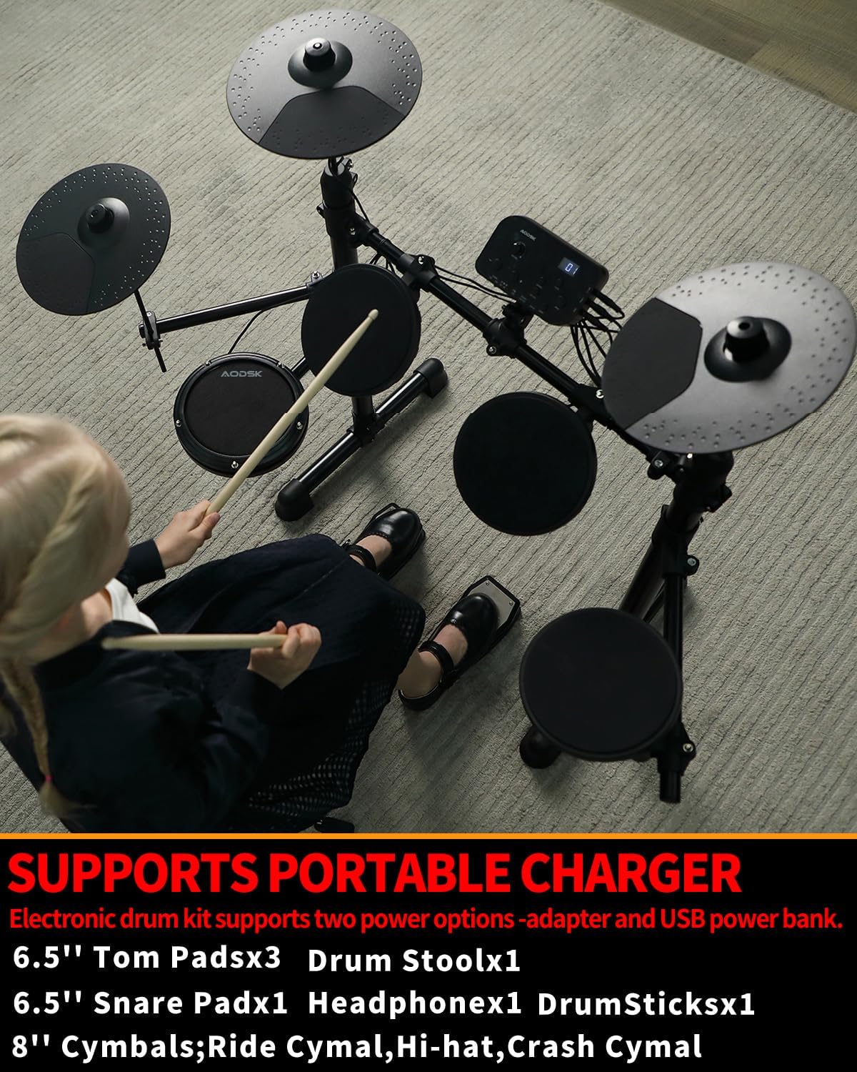 Criança tocando bateria eletrônica AODSK UAED-400 com informações de acessórios e suporte para carregador