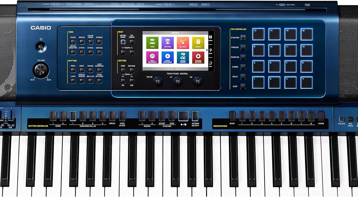 Painel central do teclado Casio MZ-X500 com tela colorida e pads sensíveis ao toque