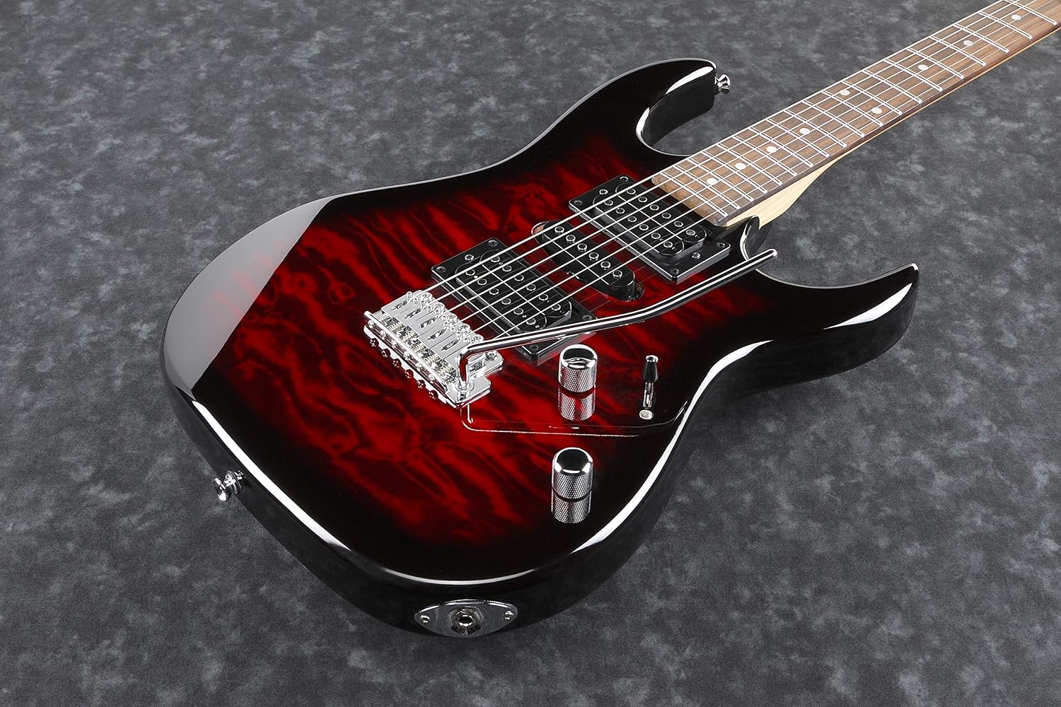 Ibanez GRX 70QA TR guitarra elétrica acabamento vermelho quilted maple com ponte tremolo e captadores humbuckers