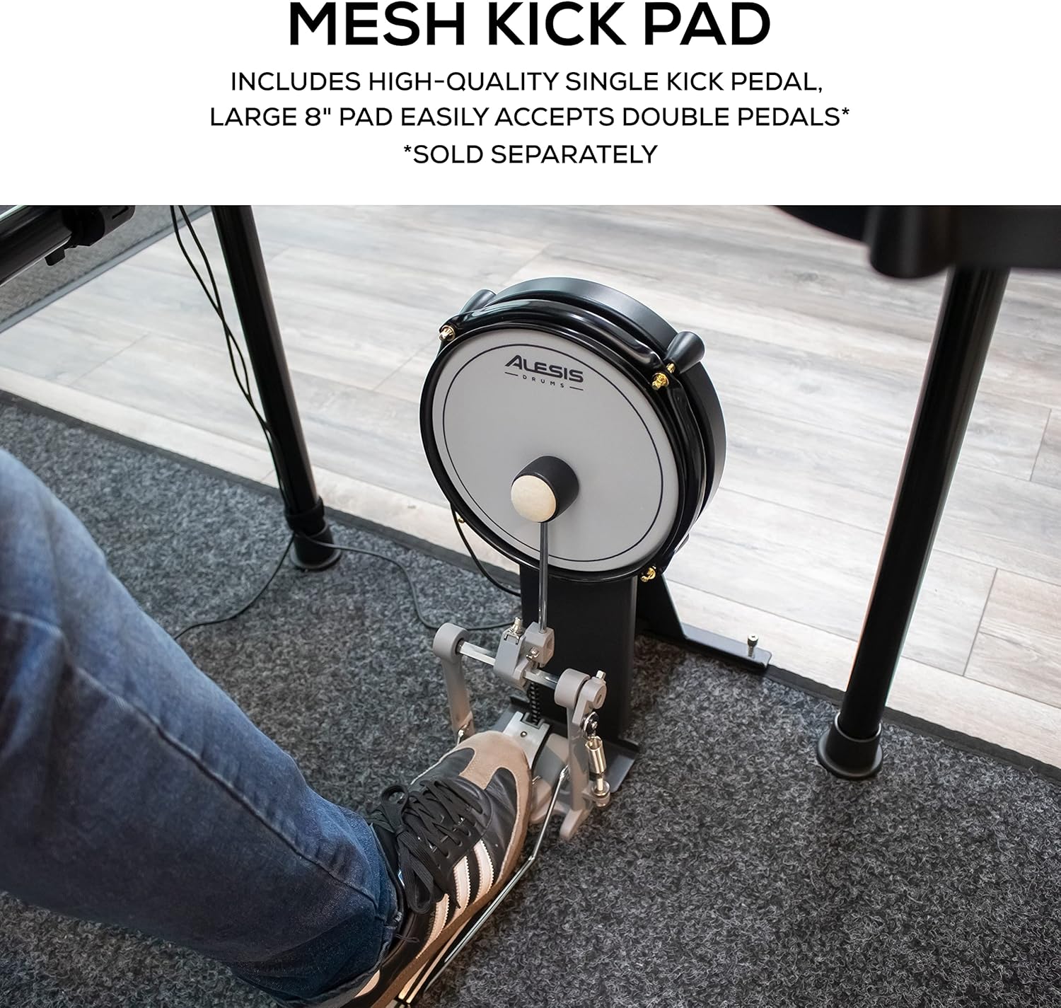 Pad mesh para chute da bateria eletrônica Alesis Command Mesh SE com pedal de chute e pedal duplo compatível.