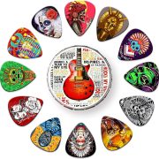 Conjunto colorido de palhetas para guitarra com designs artísticos e porta-palhetas redondo com estampa de guitarra vermelha.