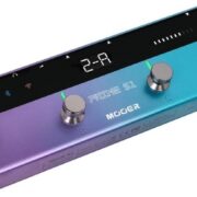 Pedaleira multiefeitos Mooer Prime S1 azul e roxa com Bluetooth e Looper, quatro botões rotativos e tela digital.