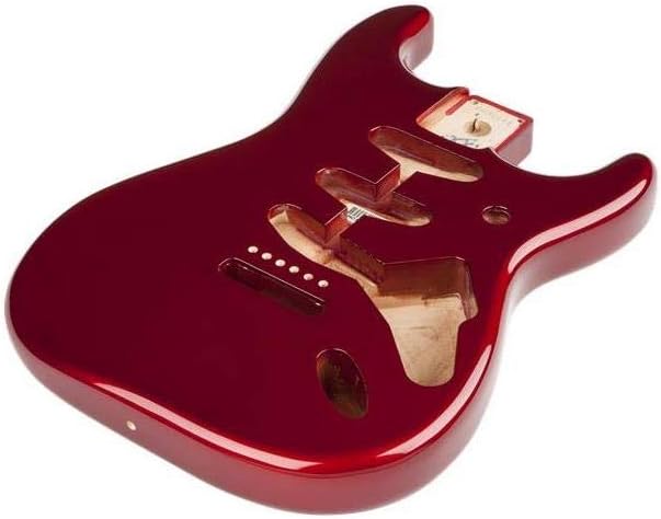 Corpo de guitarra Fender Alder Stratocaster vermelho Candy Apple com roteamento para ponte vintage visto em perspectiva.