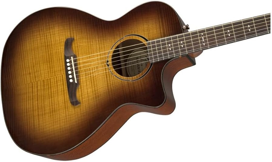 Close no corpo da guitarra acústica Fender FA-345CE com acabamento explosão de chá 3 tons