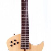 Violão Tagima Classic Modena ST Natural Satin com EQ embutido, corpo natural fosco, braço escuro, controles EQ embutidos, fundo branco