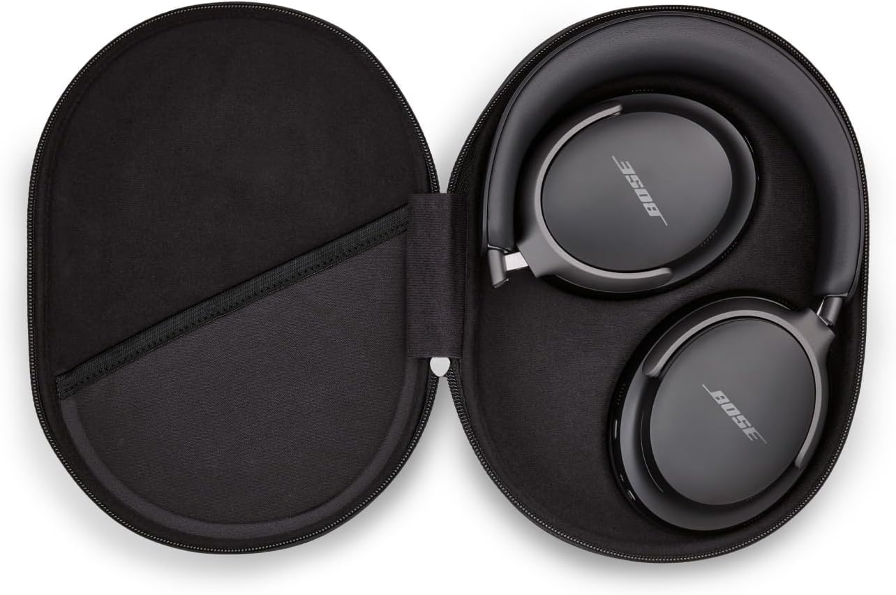 Fones Bose QuietComfort Ultra Wireless preto over-ear dentro de estojo rígido preto aberto