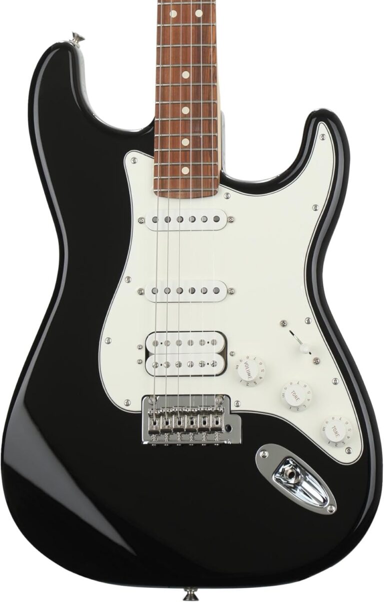 Guitarra elétrica Fender Player Stratocaster HSS preta com escala em pau-ferro e 22 trastes, acabamento brilhante e ponte tremolo vintage.