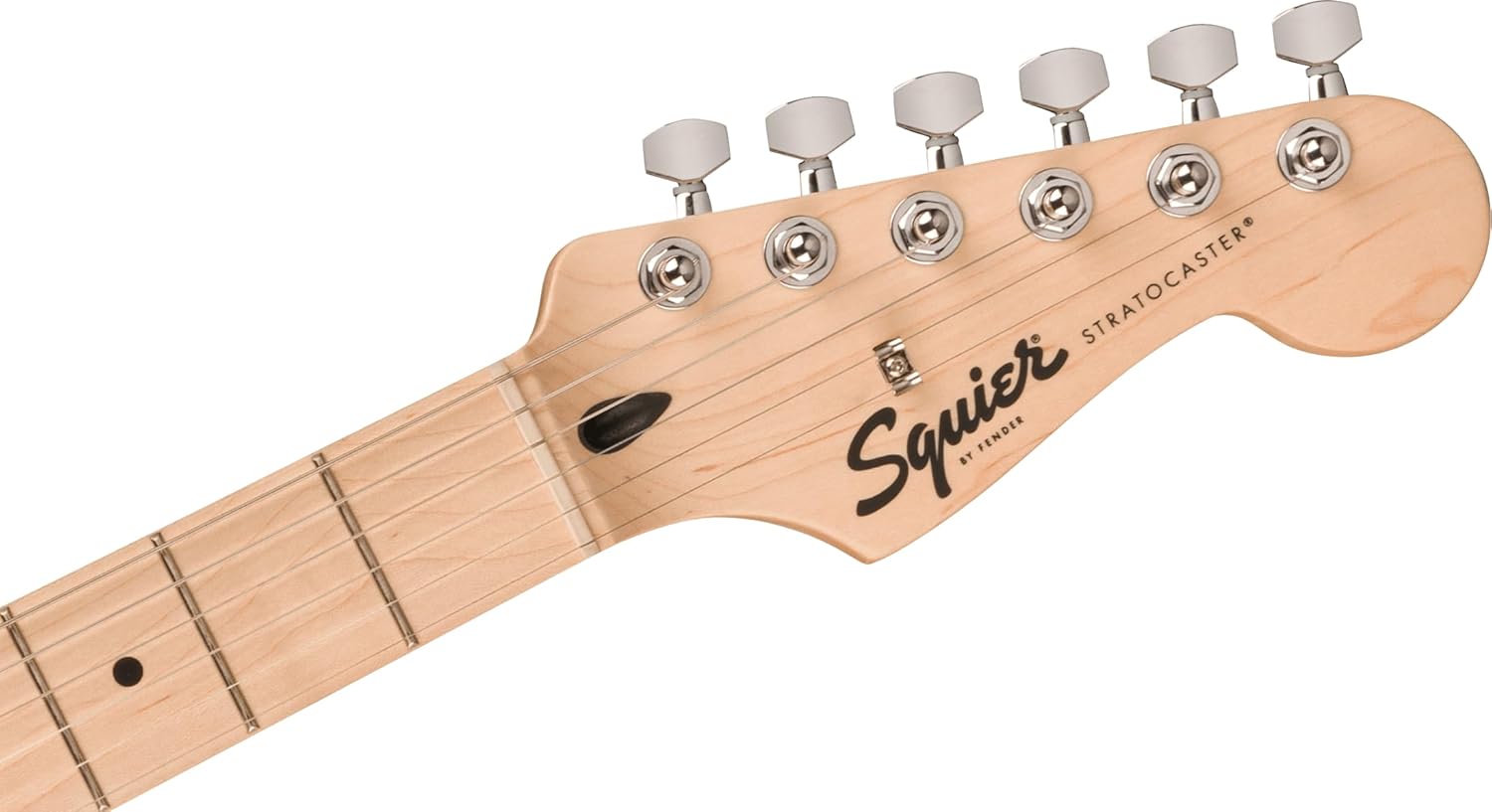 Close cabeça guitarra Squier Fender Sonic Stratocaster mostrando logo e tarraxas