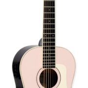 Violão parlor rosa claro com laterais pretas e cravelhas douradas, tampo spruce e braço em agathis.