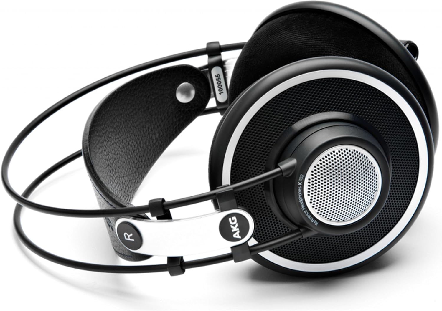 Fone AKG K702 preto over-ear open-back com design lateral e estrutura metálica fina